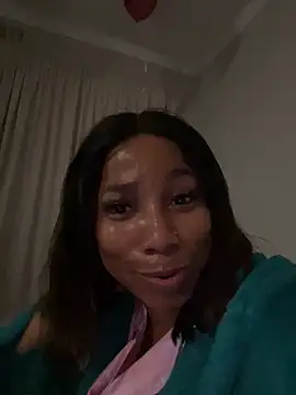 Snapshot of CurvyDesire1 chatting on May 8, 2026, 9:07 pm CurvyDesire1 online show from May 8, 2026, 9:07 pm