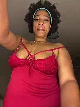 Snapshot of CurvyDesire1 chatting on July 30, 2026, 10:09 pm CurvyDesire1 online show from July 30, 2026, 10:09 pm