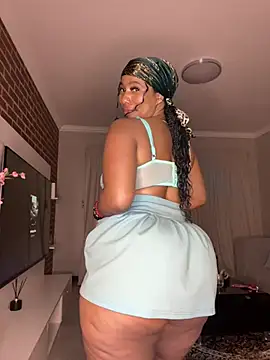 Snapshot of CurvyDesire1 chatting on July 11, 2026, 7:47 pm CurvyDesire1 online show from July 11, 2026, 7:47 pm