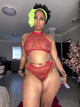 Snapshot of CurvyDesire1 chatting on June 4, 2026, 6:29 am CurvyDesire1 online show from June 4, 2026, 6:29 am