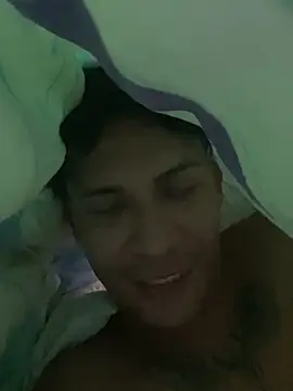 Snapshot of boyhot23x chatting on April 7, 2026, 4:25 am boyhot23x online show from April 7, 2026, 4:25 am