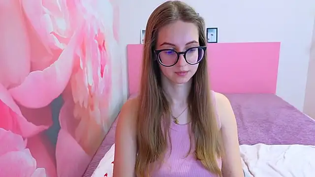 Snapshot of AliceAdams chatting on February 13, 2026, 6:57 am AliceAdams online show from February 13, 2026, 6:57 am