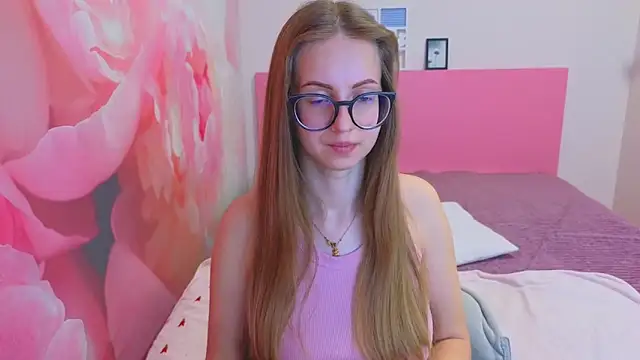 AliceAdams online show from April 23, 2026, 6:42 am