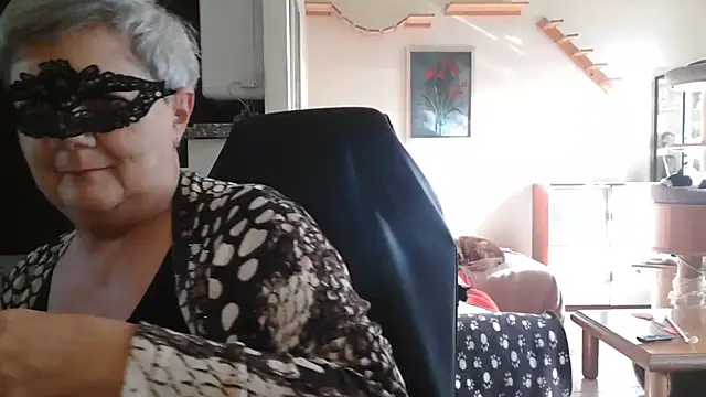 Snapshot of simona60 chatting on October 25, 2025, 1:12 pm simona60 online show from October 25, 2025, 1:12 pm