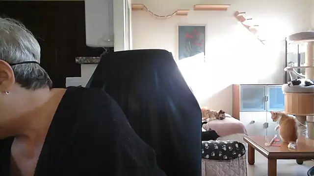 Snapshot of simona60 chatting on November 11, 2025, 1:50 pm simona60 online show from November 11, 2025, 1:50 pm