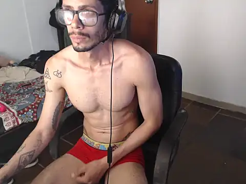 alisterxxx online show from May 29, 2026, 6:03 pm