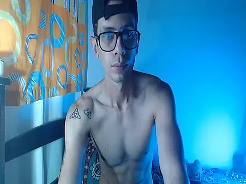 alisterxxx online show from March 23, 2026, 12:49 pm
