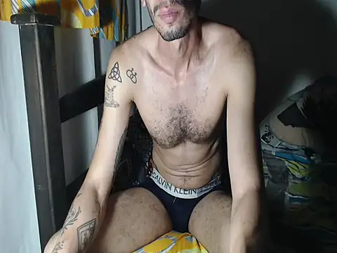 Snapshot of alisterxxx chatting on August 6, 2026, 2:50 am alisterxxx online show from August 6, 2026, 2:50 am