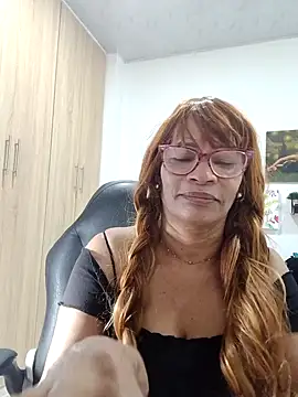BustyMilf  online show from April 5, 2026, 1:07 pm