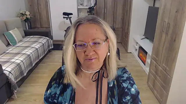 Snapshot of Raisshy chatting on March 12, 2025, 5:13 am Raisshy online show from March 12, 2025, 5:13 am