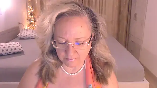 Snapshot of Raisshy chatting on July 9, 2026, 8:26 am Raisshy online show from July 9, 2026, 8:26 am