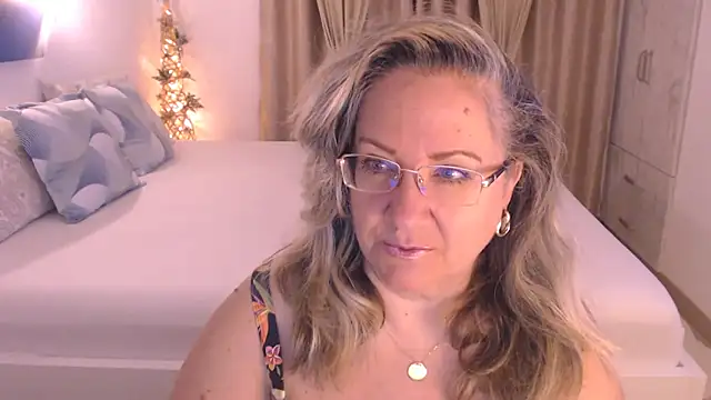 Snapshot of Raisshy chatting on November 5, 2025, 4:48 am Raisshy online show from November 5, 2025, 4:48 am