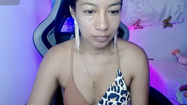 Snapshot of ninatiny chatting on November 2, 2025, 9:47 am ninatiny online show from November 2, 2025, 9:47 am