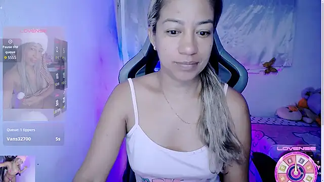 Snapshot of ninatiny chatting on November 29, 2025, 8:58 am ninatiny online show from November 29, 2025, 8:58 am