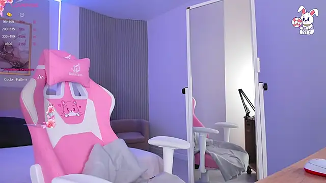 VirginChloe online show from November 4, 2025, 2:59 am