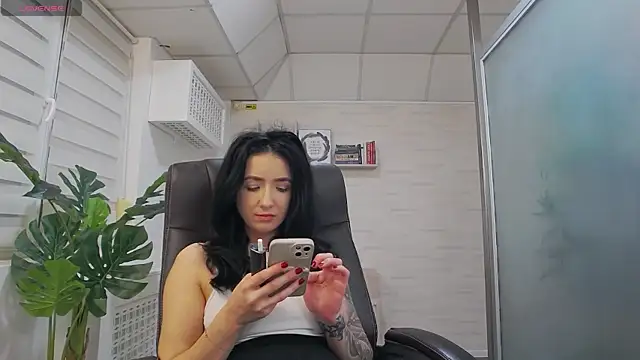 GlamKate online show from February 12, 2025, 10:35 am