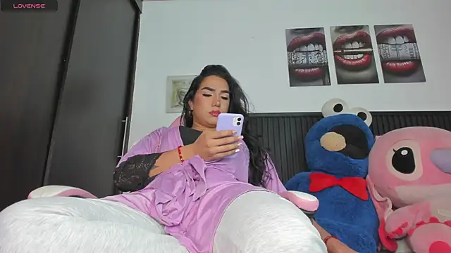 Snapshot of KATALINA_HOT_TS chatting on December 5, 2025, 8:28 pm KATALINA HOT TS online show from December 5, 2025, 8:28 pm