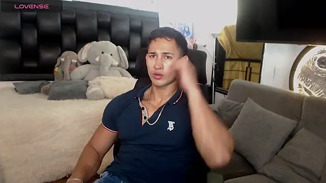 BenjaminCooperk online show from May 10, 2026, 9:46 am