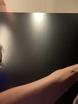 Snapshot of knobhead2020 chatting on December 16, 2024, 9:35 am knobhead2020 online show from December 16, 2024, 9:35 am