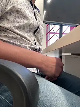 Snapshot of knobhead2020 chatting on April 6, 2026, 5:41 am knobhead2020 online show from April 6, 2026, 5:41 am