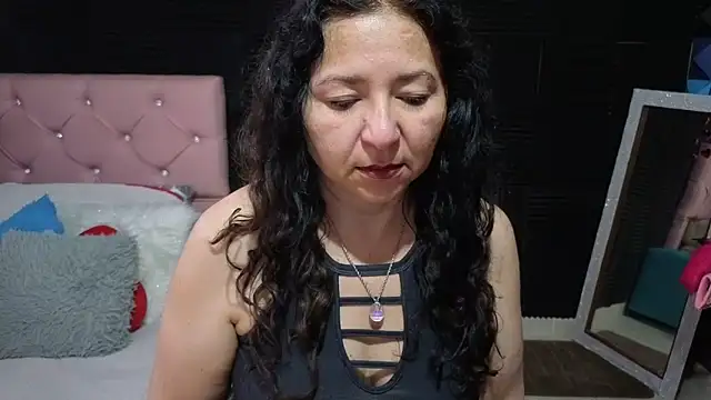 katifoxx online show from May 4, 2026, 2:53 pm