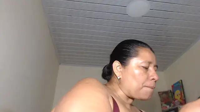 adrixxx38 online show from October 15, 2025, 8:28 pm