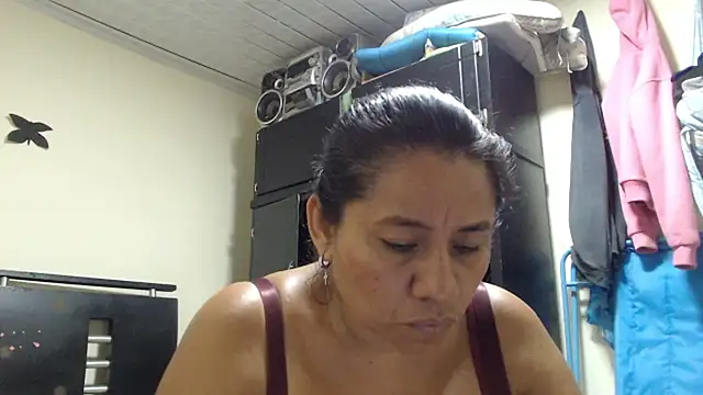 adrixxx38 online show from May 5, 2026, 6:38 am