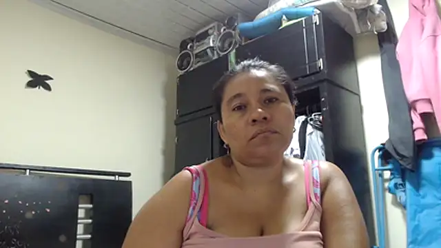 adrixxx38 online show from April 29, 2026, 3:54 am