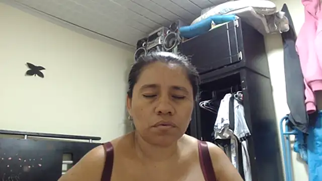 adrixxx38 online show from April 27, 2026, 8:23 am