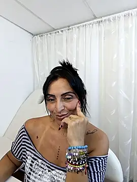 Snapshot of zullyxhot chatting on April 25, 2026, 10:40 pm zullyxhot online show from April 25, 2026, 10:40 pm