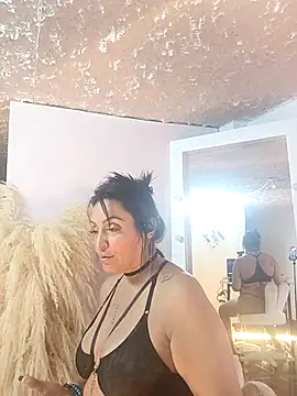 Snapshot of zullyxhot chatting on November 7, 2025, 9:41 pm zullyxhot online show from November 7, 2025, 9:41 pm