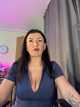 Snapshot of Hotangel75 chatting on February 24, 2026, 10:27 am Hotangel75 online show from February 24, 2026, 10:27 am