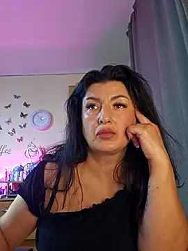 Snapshot of Hotangel75 chatting on November 12, 2025, 9:13 am Hotangel75 online show from November 12, 2025, 9:13 am