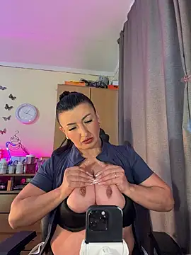 Snapshot of Hotangel75 chatting on March 5, 2026, 10:12 am Hotangel75 online show from March 5, 2026, 10:12 am