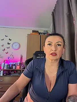 Snapshot of Hotangel75 chatting on March 21, 2026, 5:17 pm Hotangel75 online show from March 21, 2026, 5:17 pm