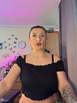 Snapshot of Hotangel75 chatting on February 17, 2026, 9:39 am Hotangel75 online show from February 17, 2026, 9:39 am