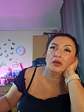 Snapshot of Hotangel75 chatting on October 23, 2025, 8:24 am Hotangel75 online show from October 23, 2025, 8:24 am