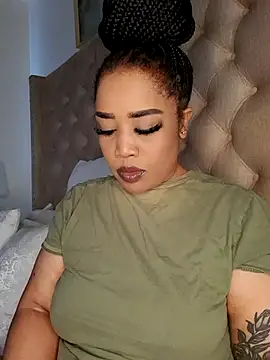 Snapshot of CAMMII_ chatting on May 9, 2026, 11:02 am CAMMII online show from May 9, 2026, 11:02 am