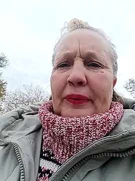 Snapshot of Cerd_Ayaz chatting on October 15, 2025, 7:38 am Cerd Ayaz online show from October 15, 2025, 7:38 am