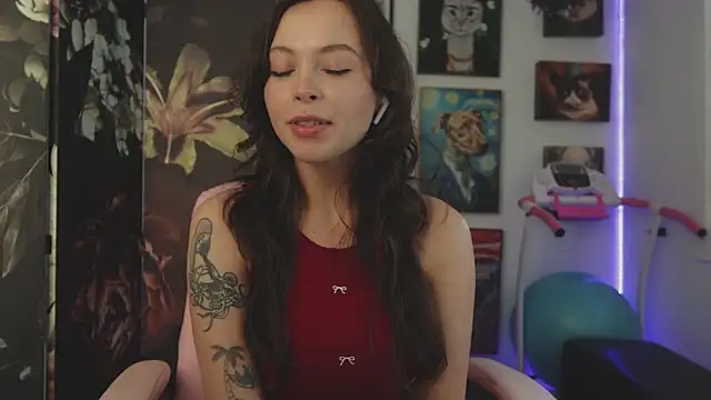 Snapshot of makiyahbelle chatting on October 7, 2025, 8:04 am makiyahbelle online show from October 7, 2025, 8:04 am