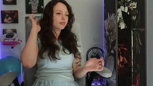 Snapshot of makiyahbelle chatting on January 5, 2025, 9:37 am makiyahbelle online show from January 5, 2025, 9:37 am