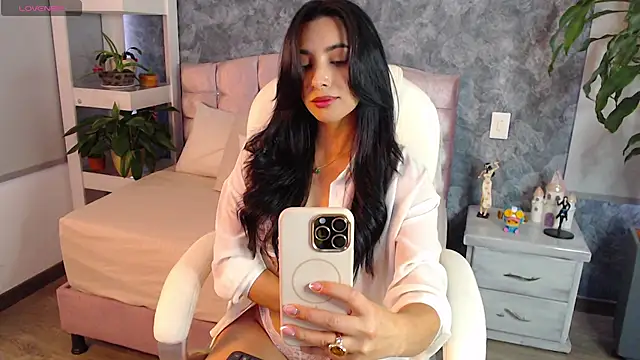 Snapshot of niko_robin chatting on November 16, 2025, 6:34 pm niko robin online show from November 16, 2025, 6:34 pm