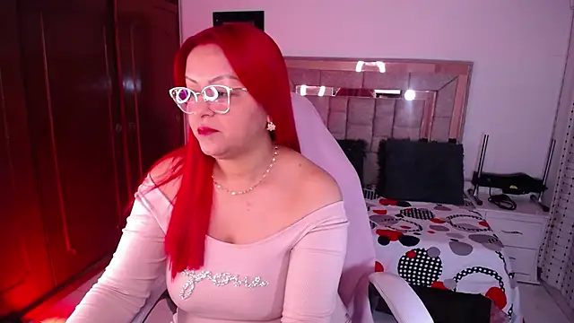 salomecastro  online show from November 5, 2025, 2:58 am