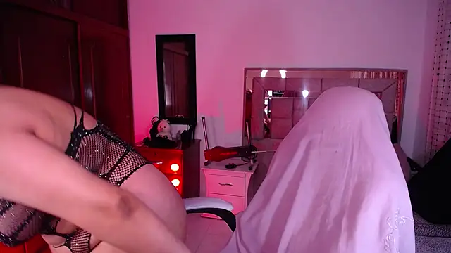 Snapshot of salomecastro_ chatting on February 13, 2026, 1:05 am salomecastro online show from February 13, 2026, 1:05 am