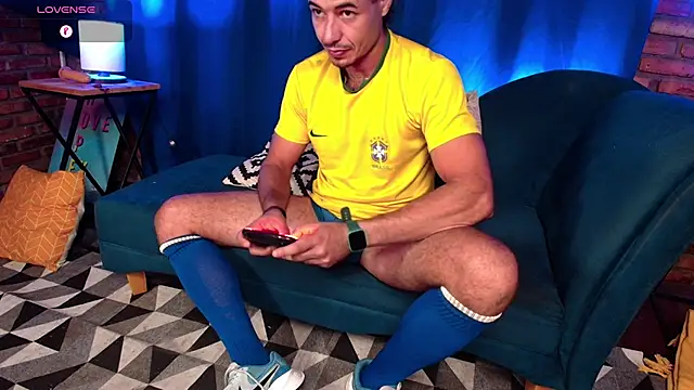 Snapshot of PedroMancini chatting on November 29, 2025, 2:06 pm PedroMancini online show from November 29, 2025, 2:06 pm