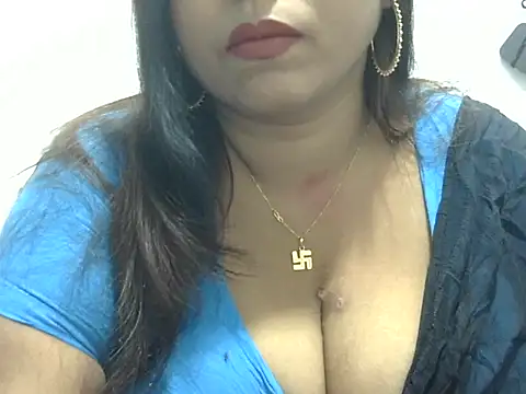 ROSEE MERRYYYY online show from February 10, 2026, 5:23 pm