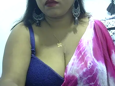 ROSEE MERRYYYY online show from April 28, 2026, 5:17 pm