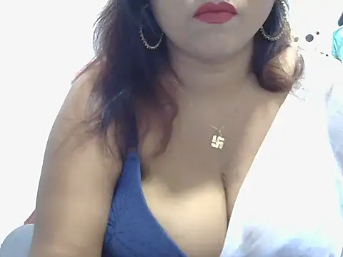 ROSEE MERRYYYY online show from July 28, 2026, 10:12 am
