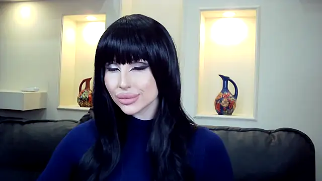 Snapshot of Lady_Joli chatting on November 17, 2025, 9:19 pm Lady Joli online show from November 17, 2025, 9:19 pm