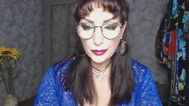 Snapshot of Aziza1 chatting on July 22, 2026, 2:08 pm Aziza1 online show from July 22, 2026, 2:08 pm